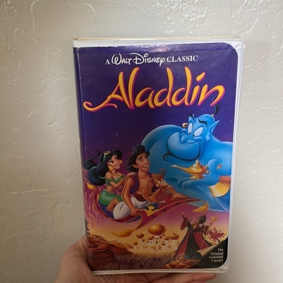 Disney Classic Aladdin VHS Tape Vintage Collectable. - Picture 3 of 16